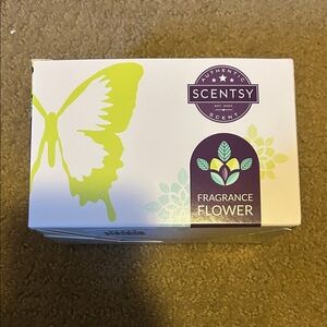Scentsy Fragrance Flower with Green Butterfly